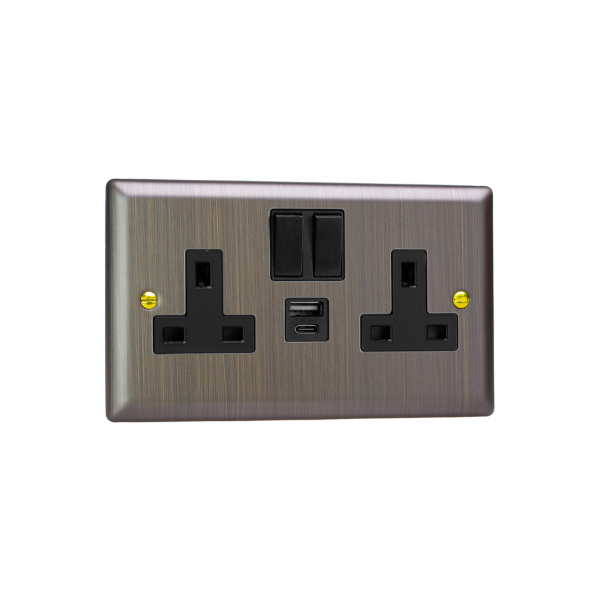Urban Antique Brass 2-Gang 13A Single Pole Switched Socket with 1x USB A & 1x USB C Charging Ports XY5UACB.AB image 0